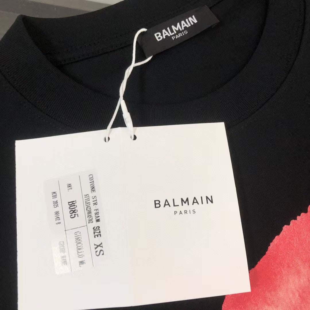 Embroidered letter round neck short sleeved T-shirt