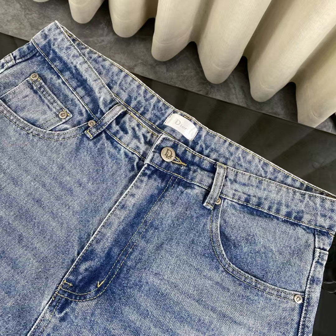 Embroidered front and back washed denim jeans