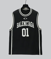 Black and white jacquard adhesive sports knitted vest