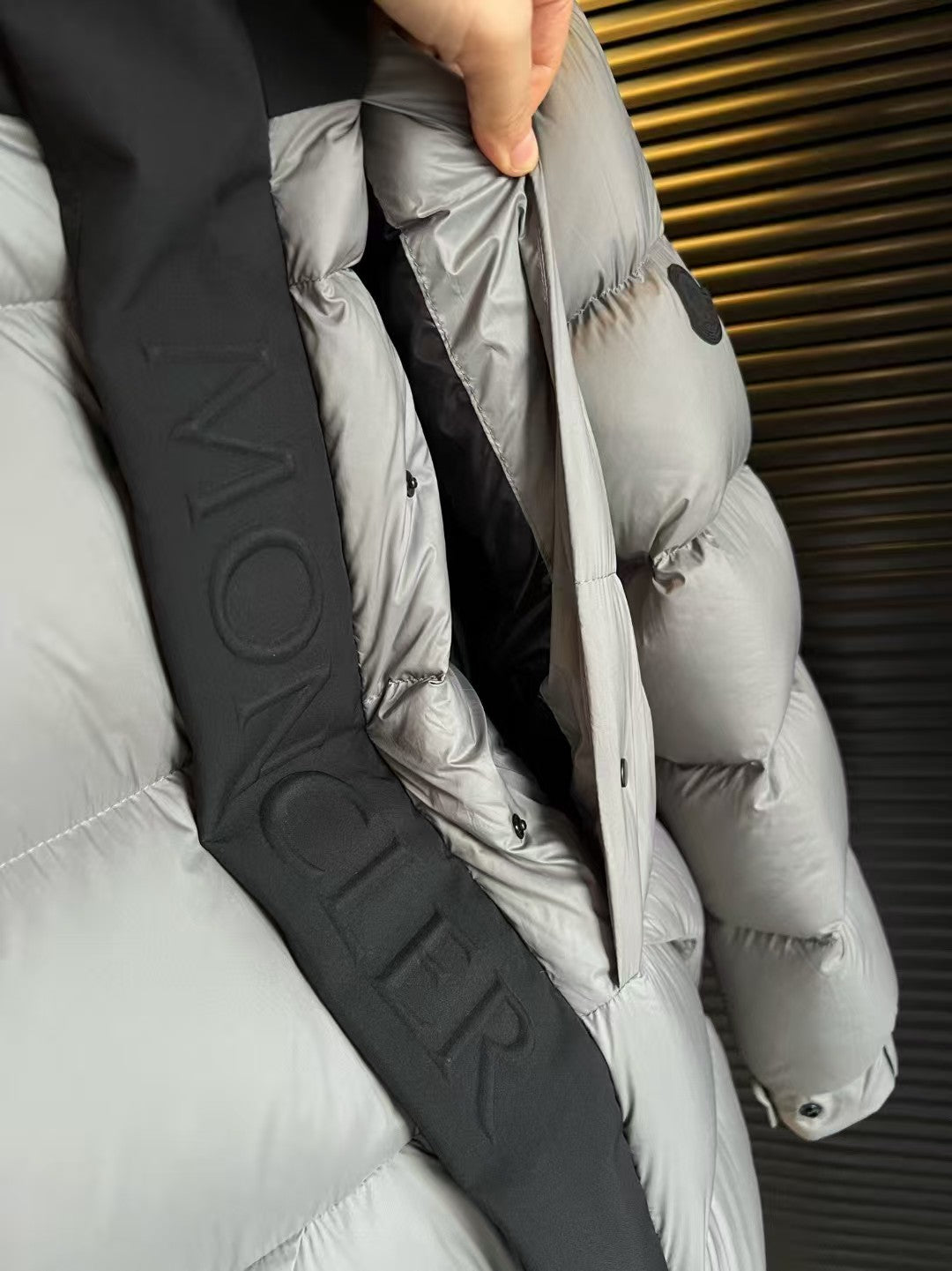 Hooded stand up collar down jacket