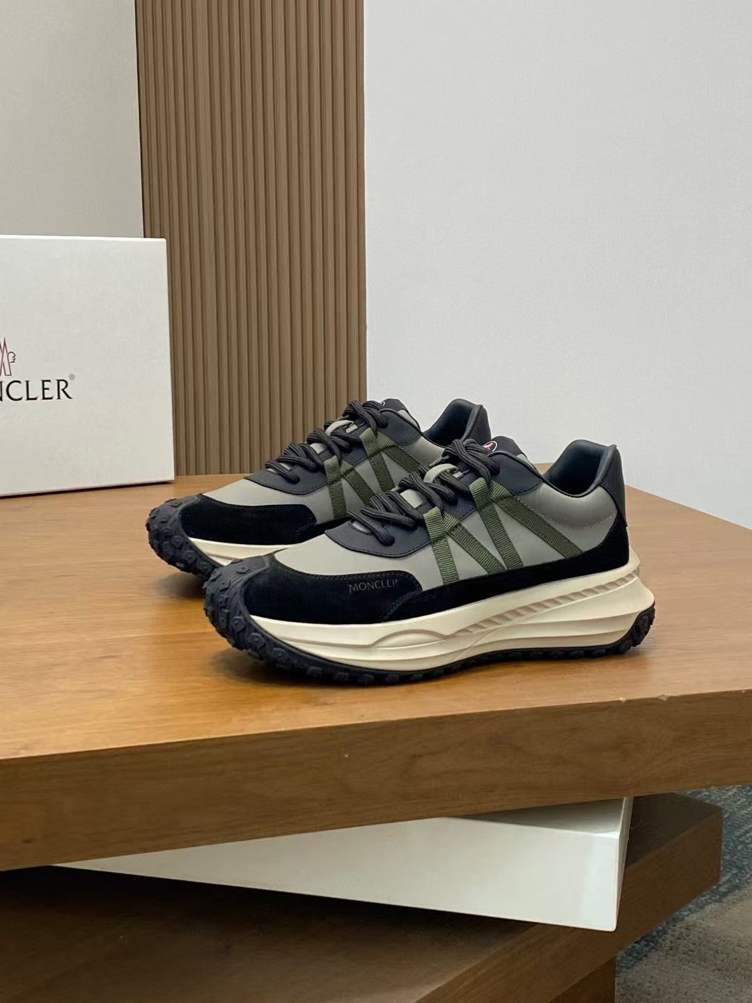 Men's shoes and sports shoes