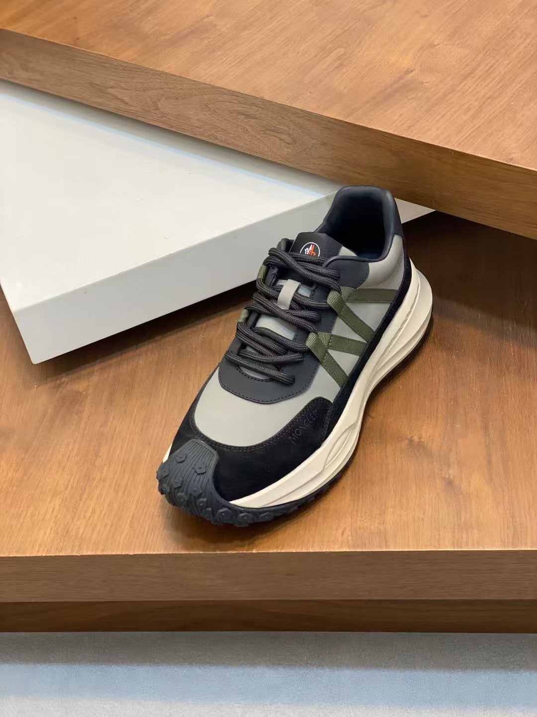 Men's shoes and sports shoes