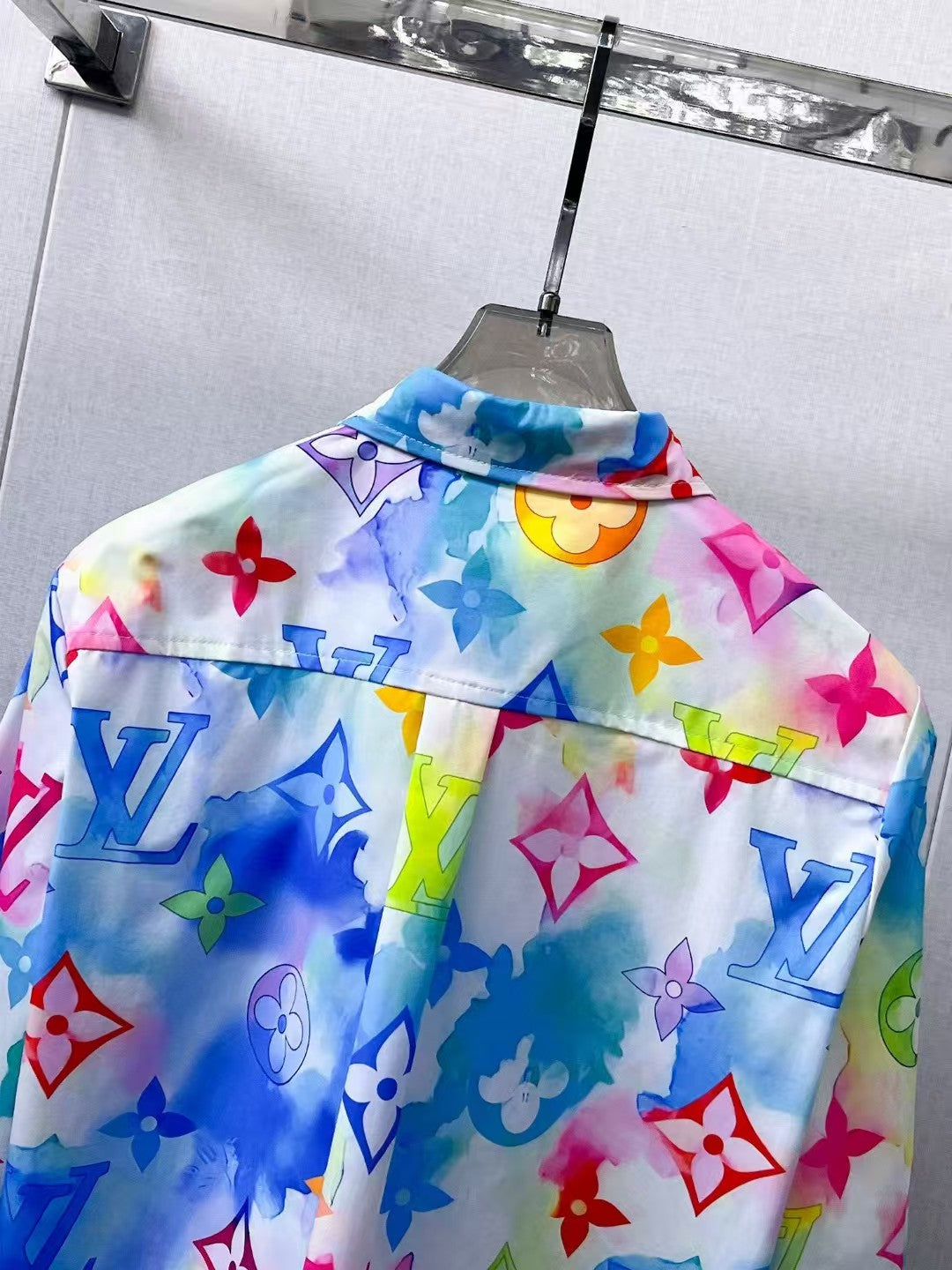 New men's long sleeved shirt