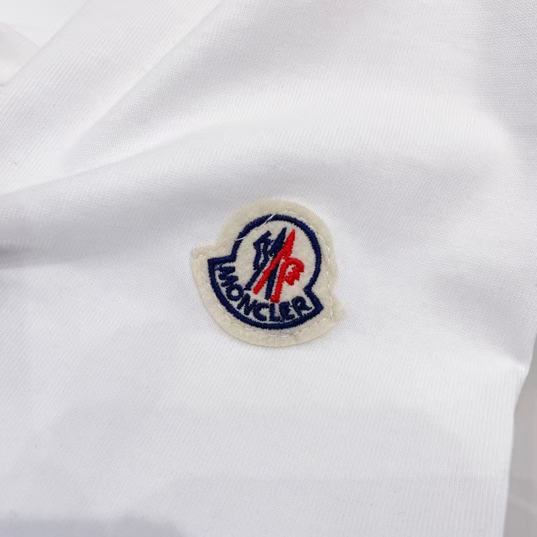 New embroidered large logo round neck short sleeved T-shirt