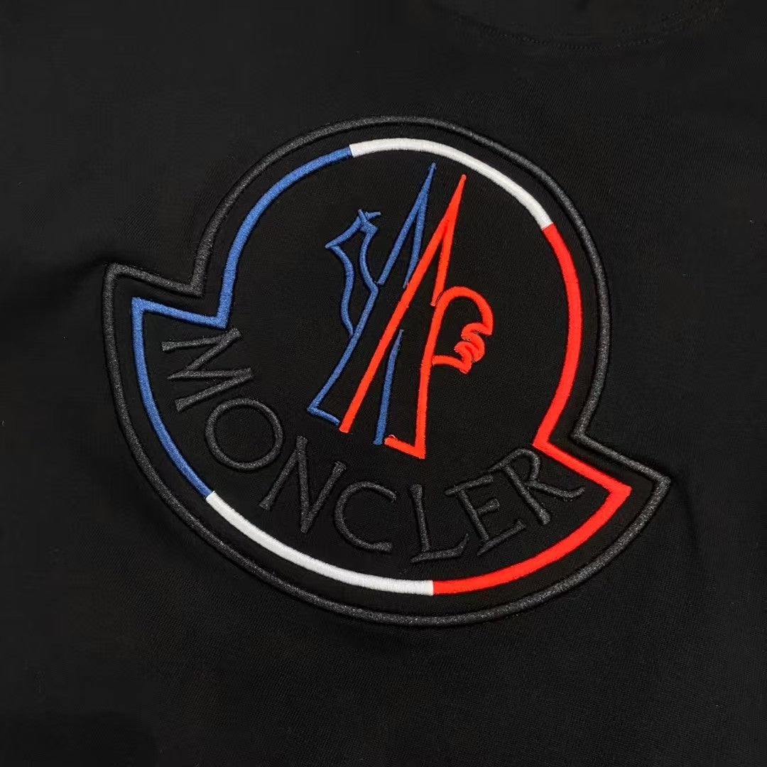 New embroidered large logo round neck short sleeved T-shirt