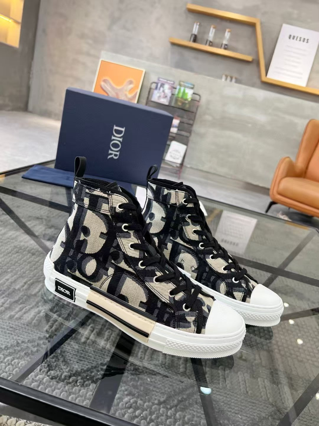 👫 High top  and casual board shoes