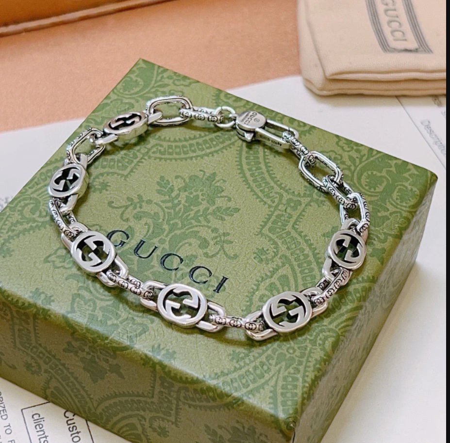 Bracelet.