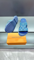 logo graphic slippers