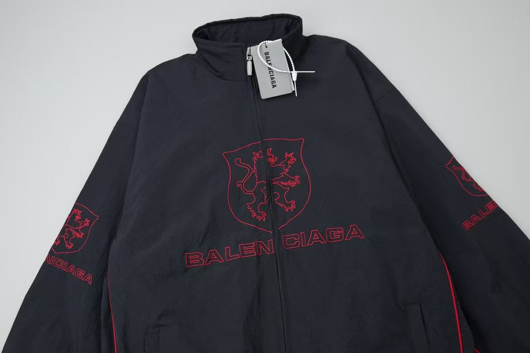 Embroidery sports suit