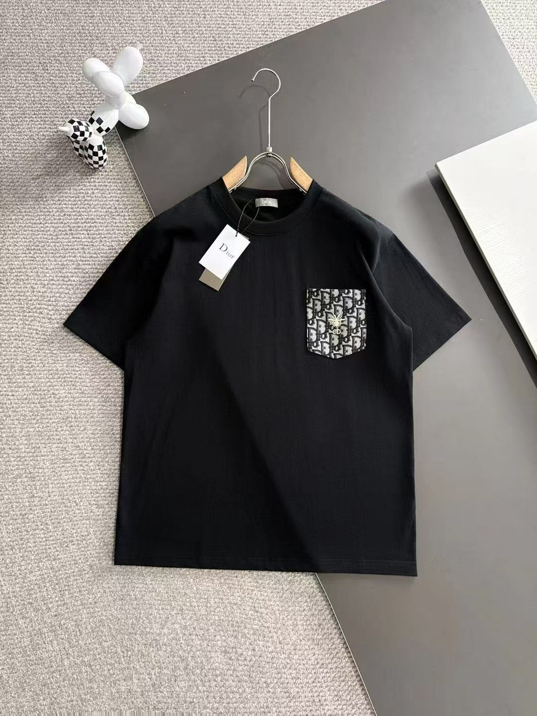Embroidered round neck T-shirt