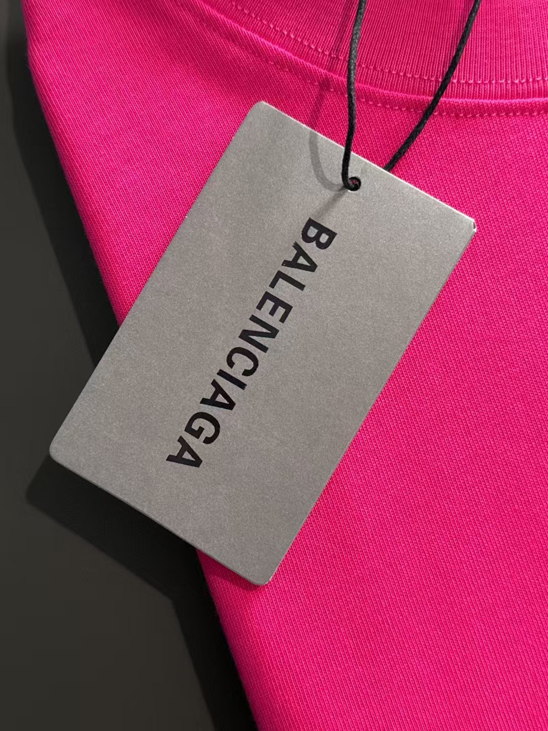 Embroidered round neck T-shirt