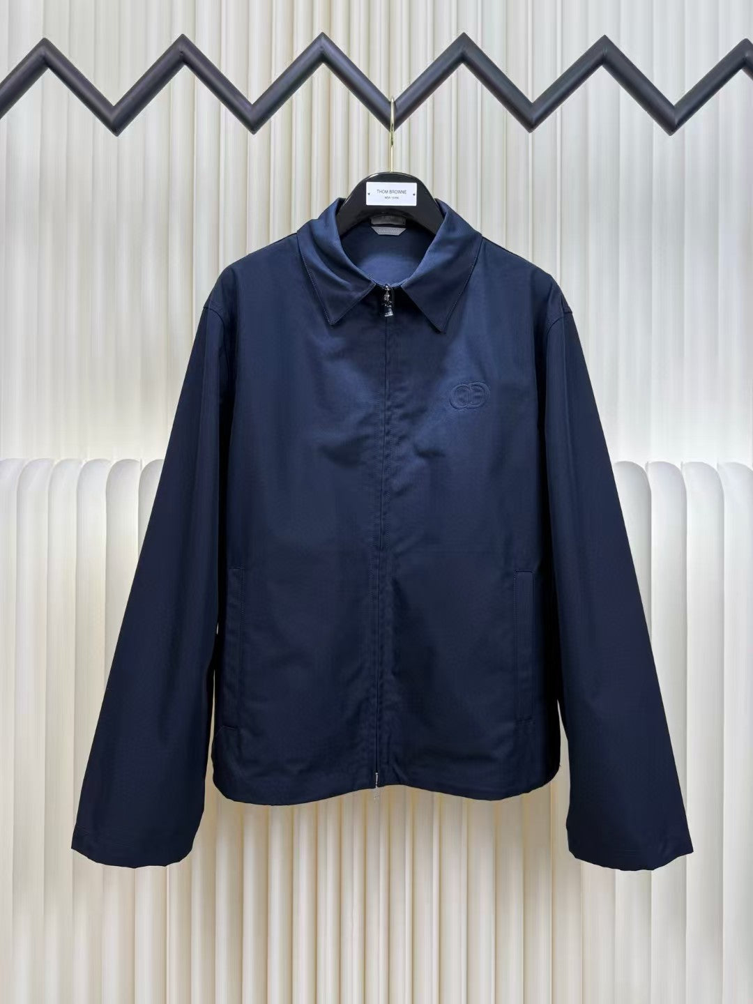 Embroidered collar jacket