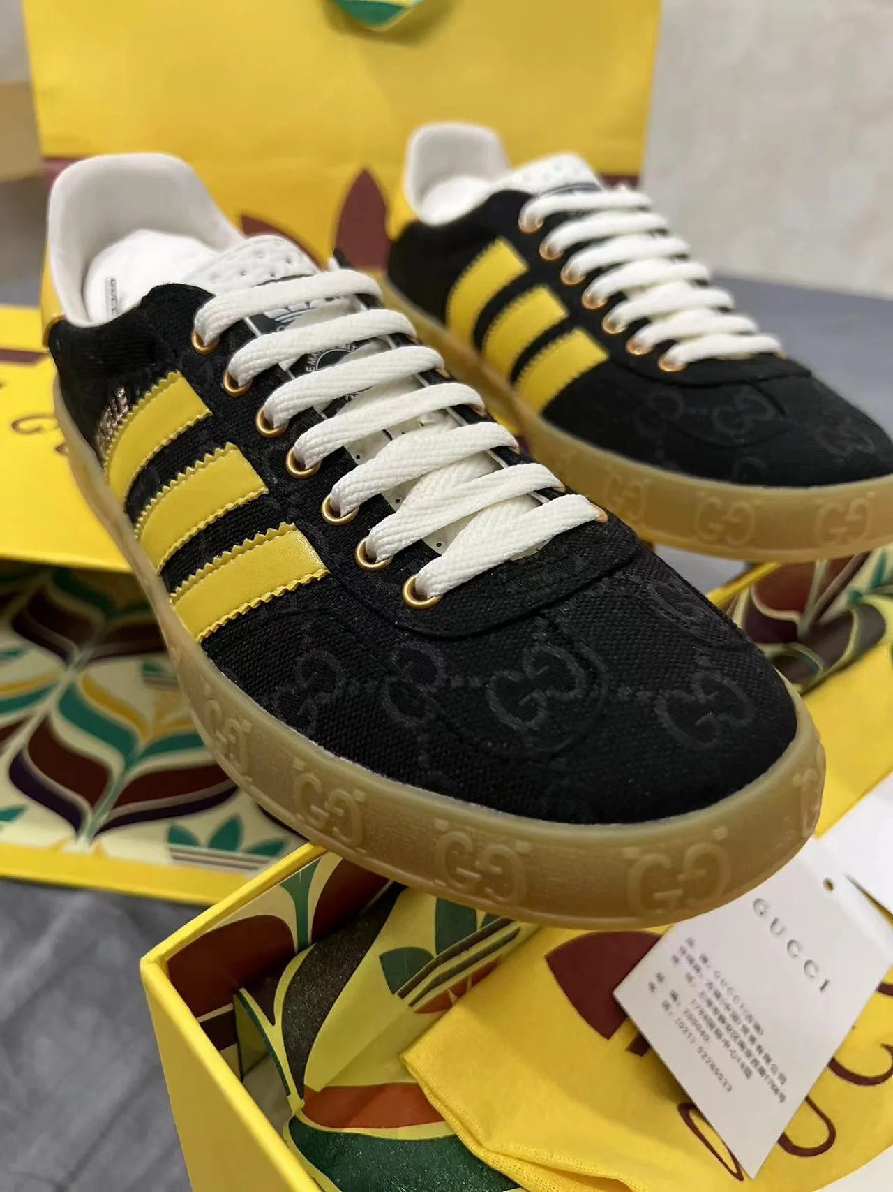 Man and woman Low Top Sneakers