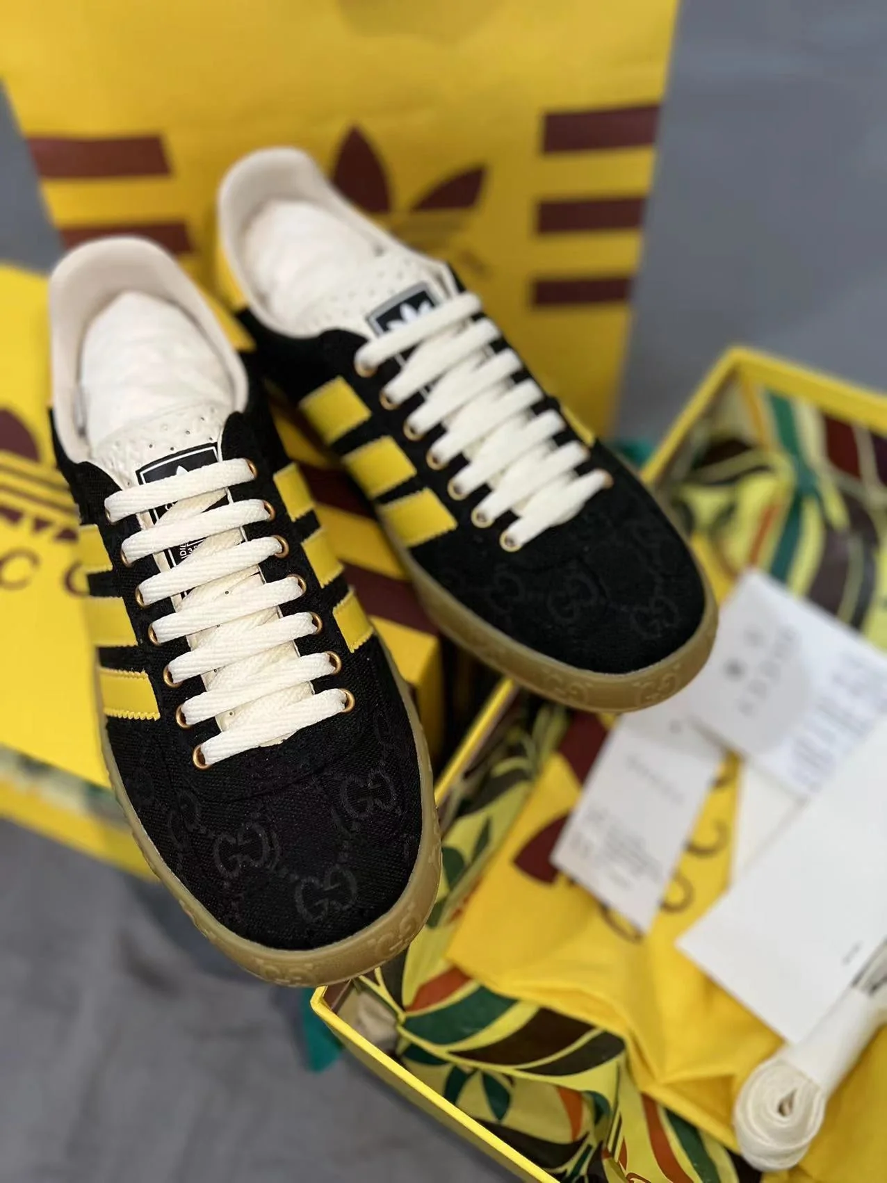Man and woman Low Top Sneakers