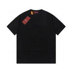 Short sleeved T-shirt with embossed letters