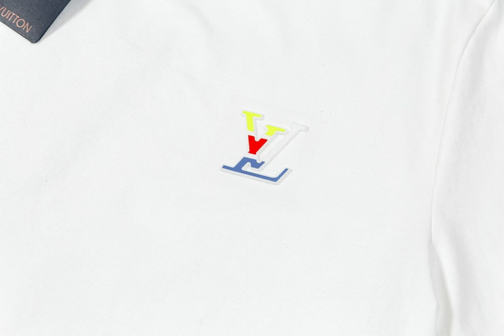 New Short Sleeve T-shirt with Color Bar