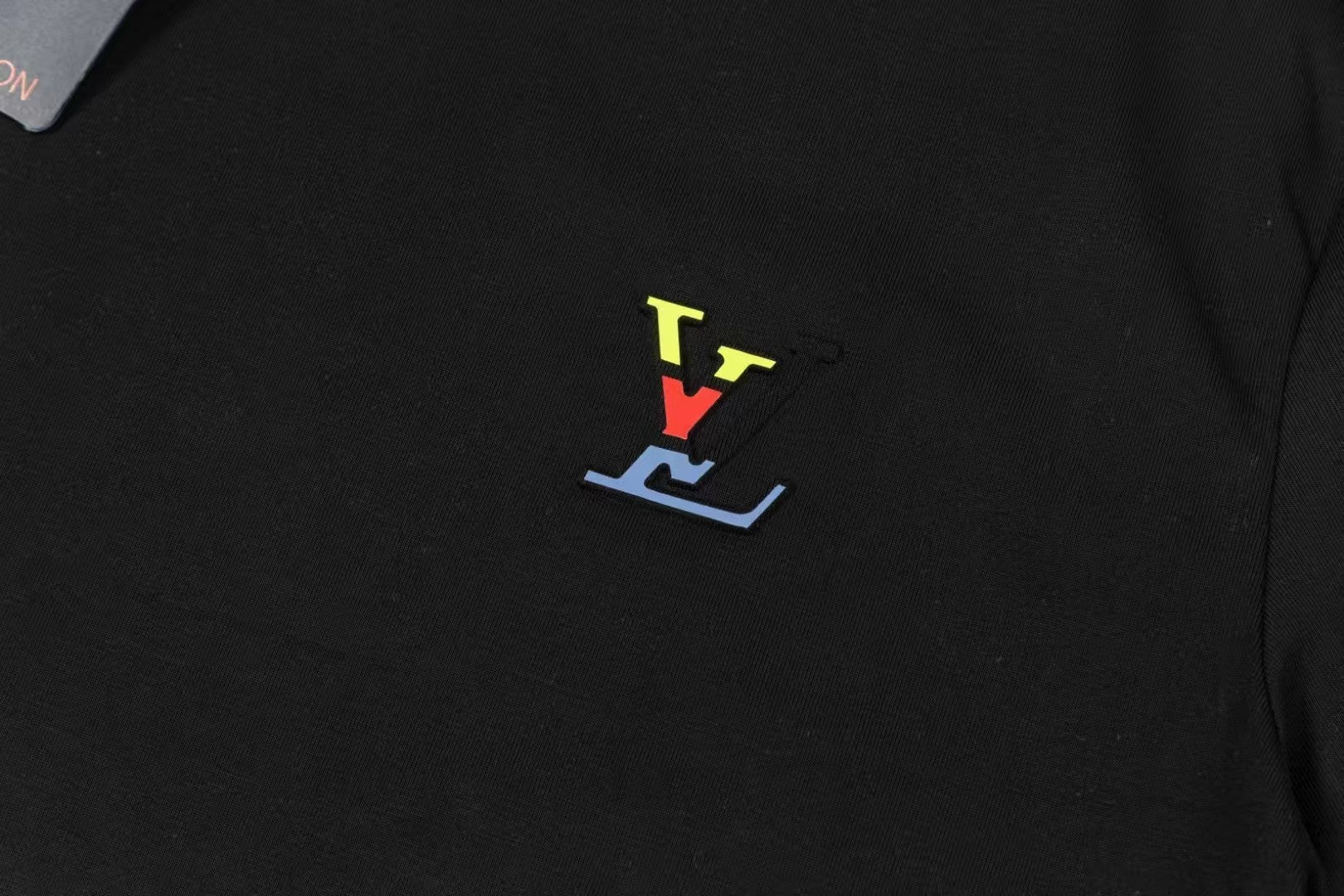 New Short Sleeve T-shirt with Color Bar
