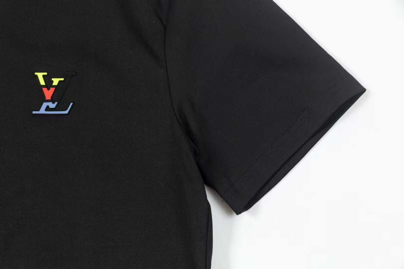 New Short Sleeve T-shirt with Color Bar