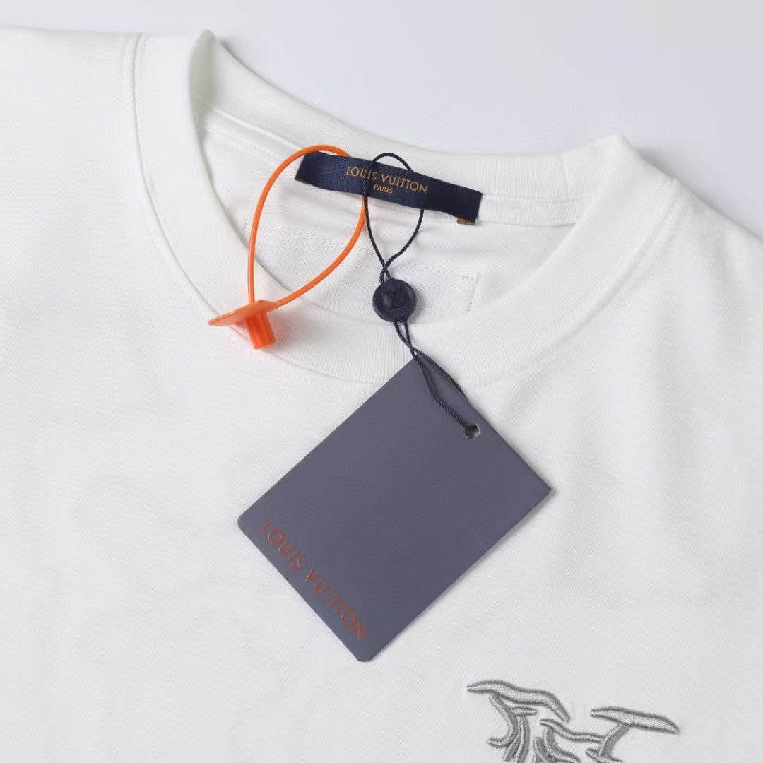 New embroidered short sleeved T-shirt