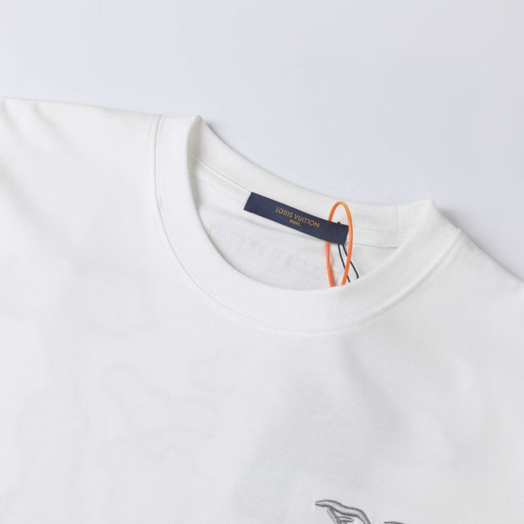 New embroidered short sleeved T-shirt