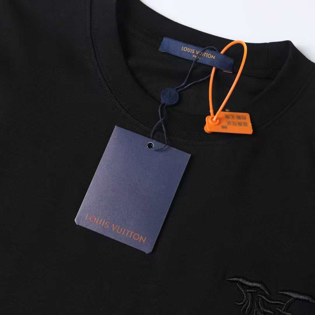 New embroidered short sleeved T-shirt