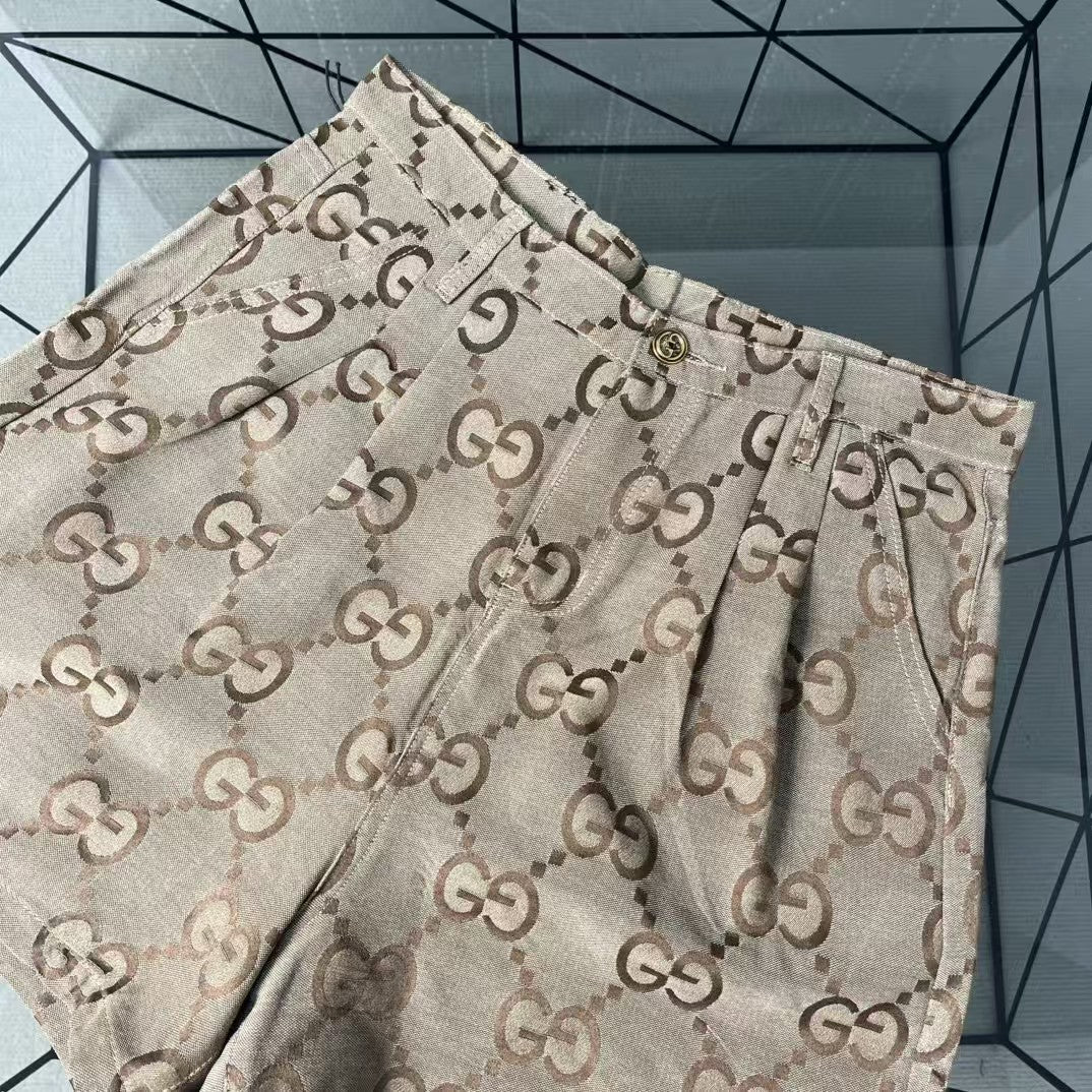 Wrinkled leather label jacquard shorts