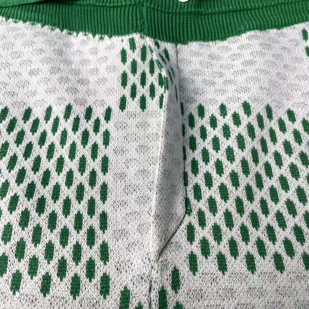 Large checkerboard jacquard knitted shorts