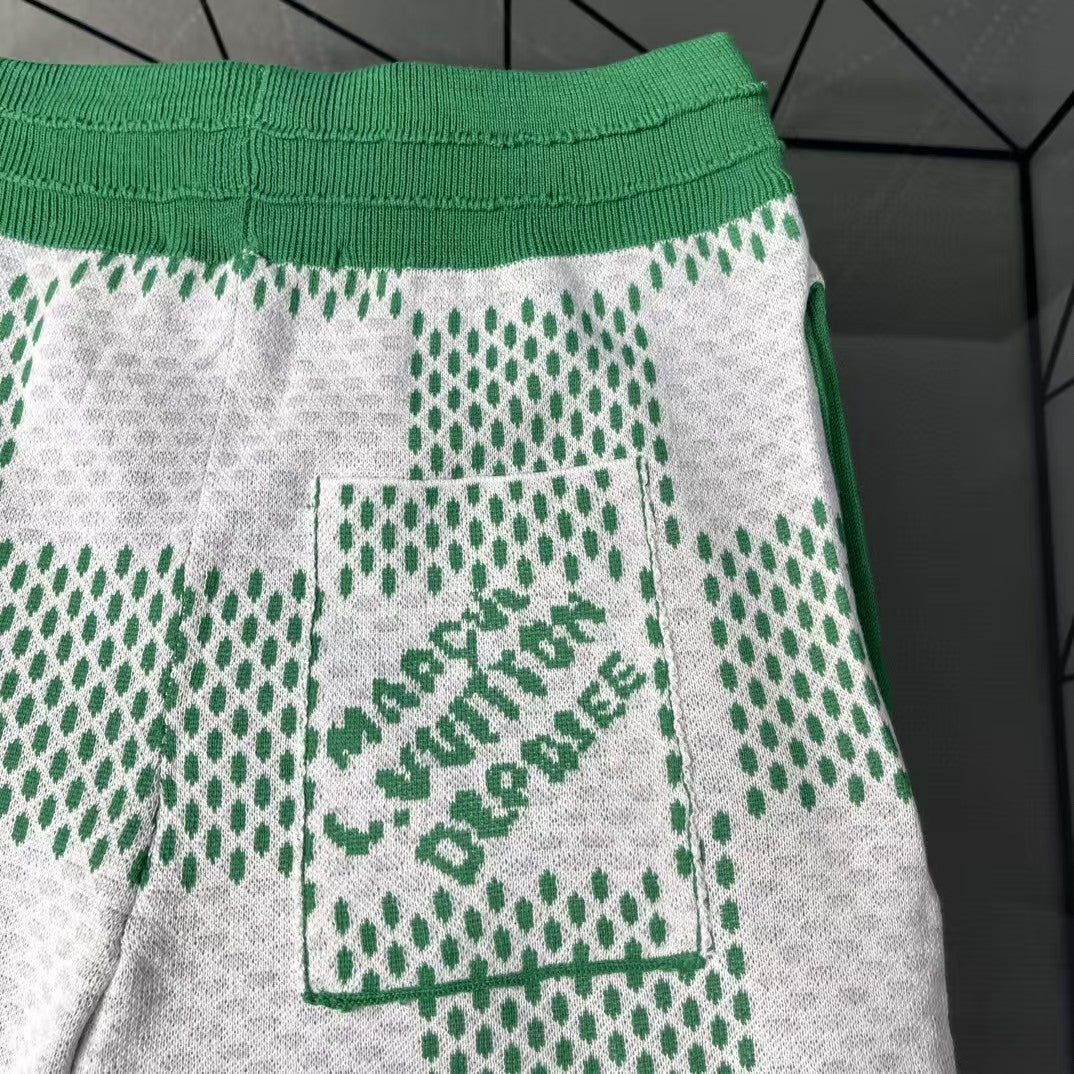 Large checkerboard jacquard knitted shorts