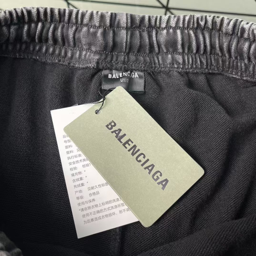 Flame fried snowflake washed ripped shorts
