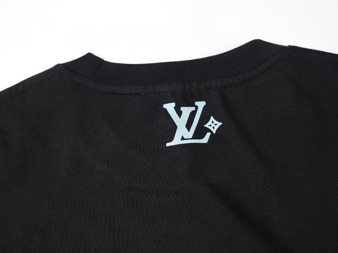 Men's round neck short sleeved T-shirt