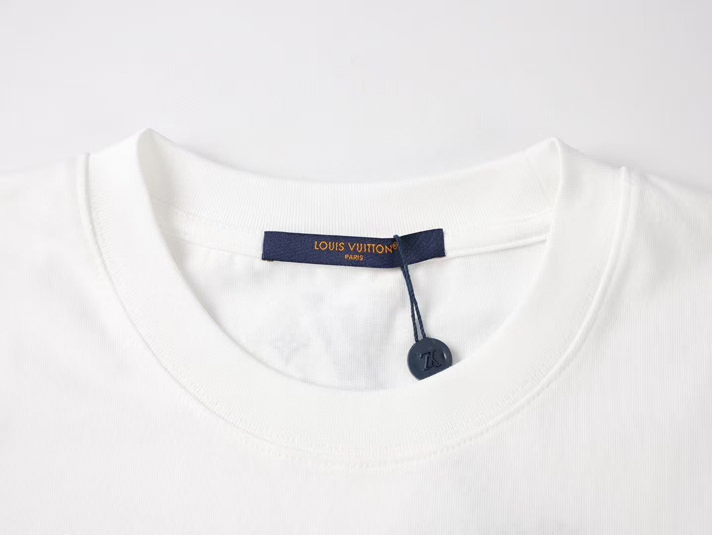 Men's round neck short sleeved T-shirt