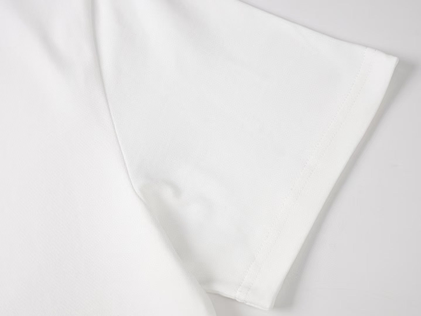 Men's round neck short sleeved T-shirt
