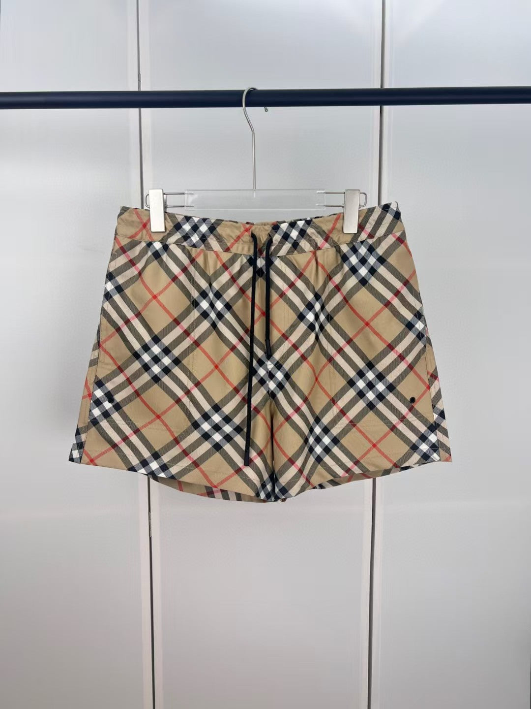 Men's large checkered drawstring shorts