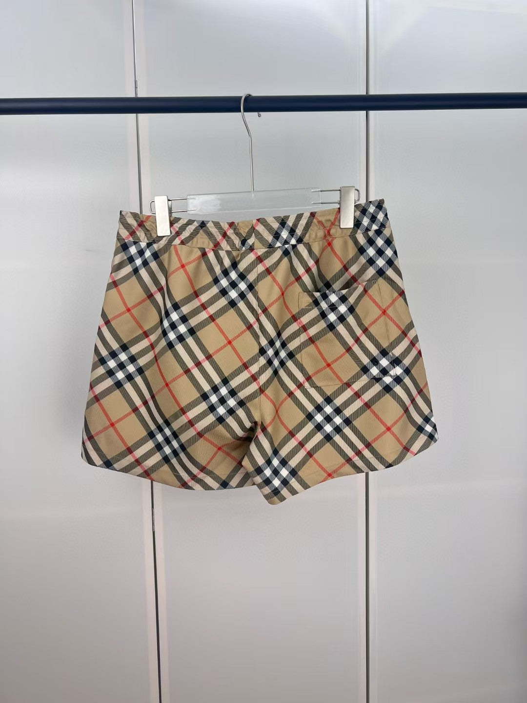 Men's large checkered drawstring shorts