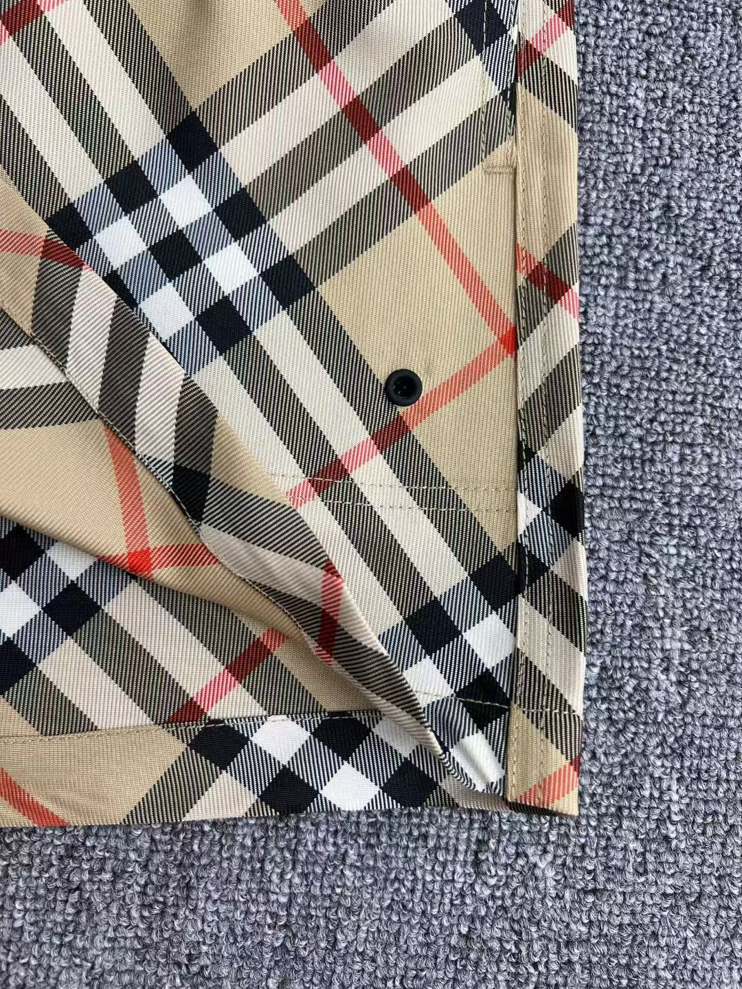 Men's large checkered drawstring shorts