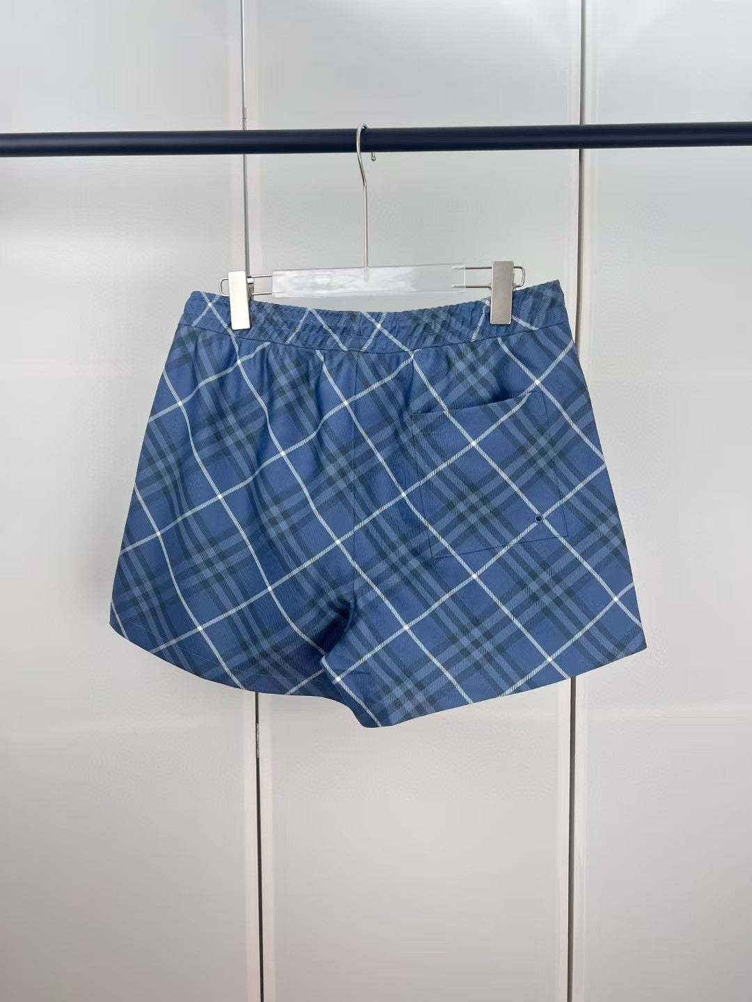 Men's large checkered drawstring shorts