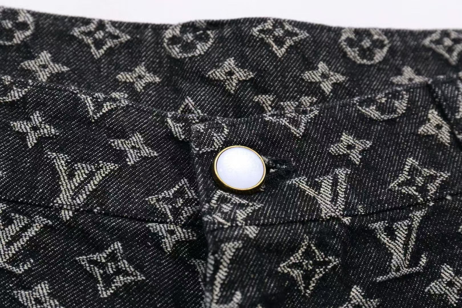 Full print pearl buckle vintage denim shorts
