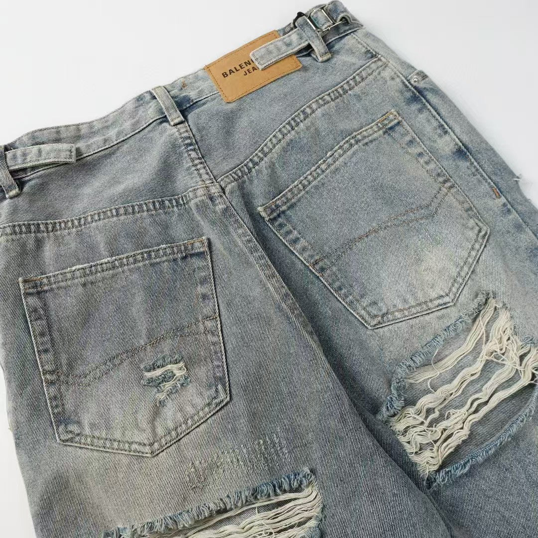 Wear out nostalgic denim shorts for both men and women
