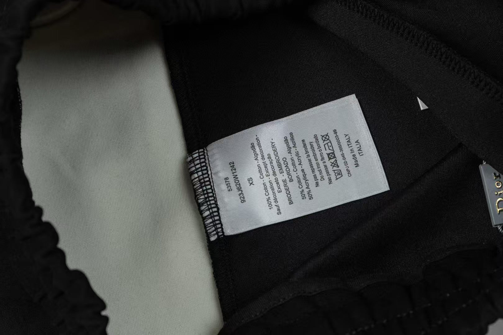 Men's spliced three-dimensional shorts