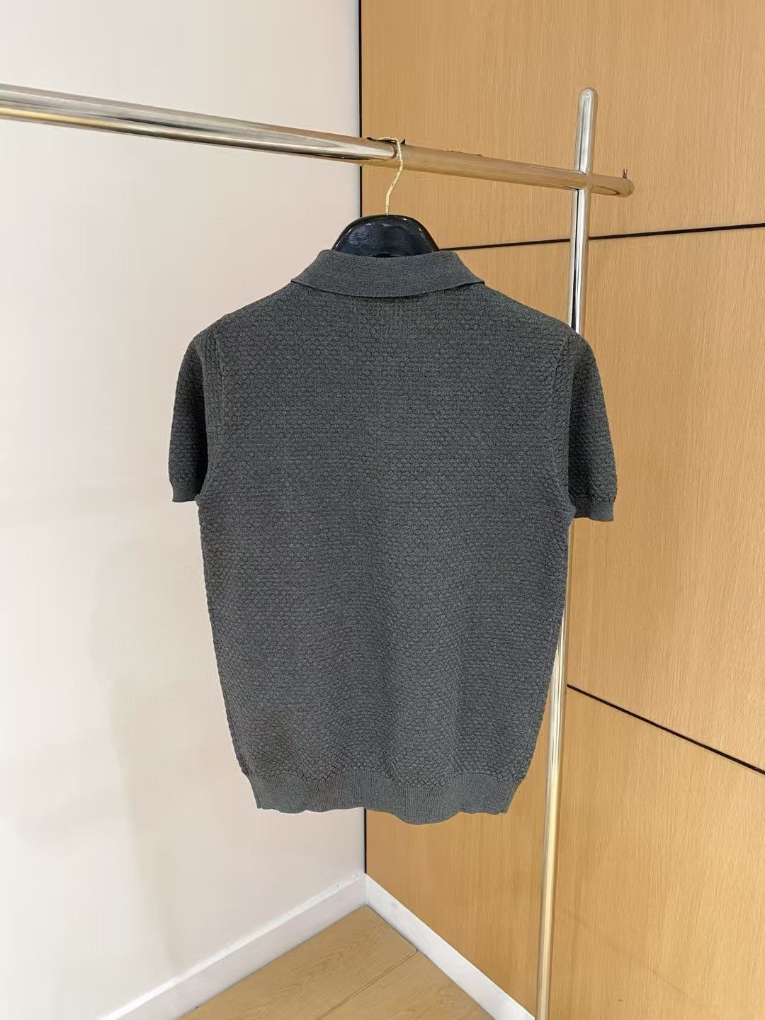 Men's embroidered short sleeved T-shirt