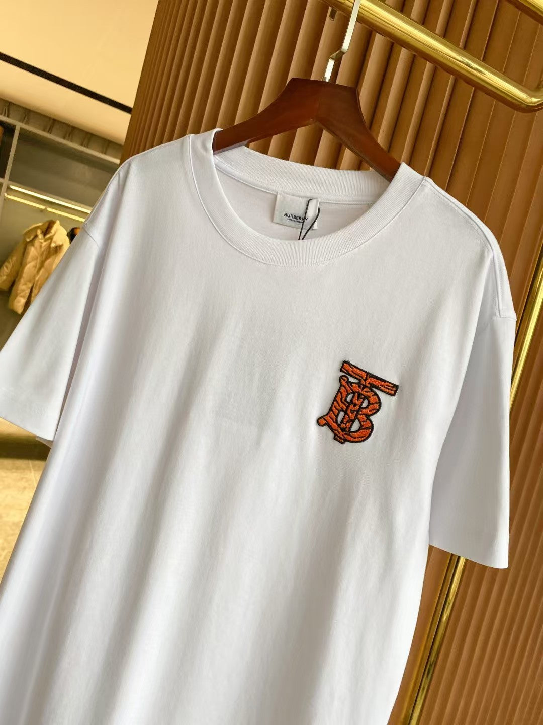 Men's embroidered short sleeved T-shirt