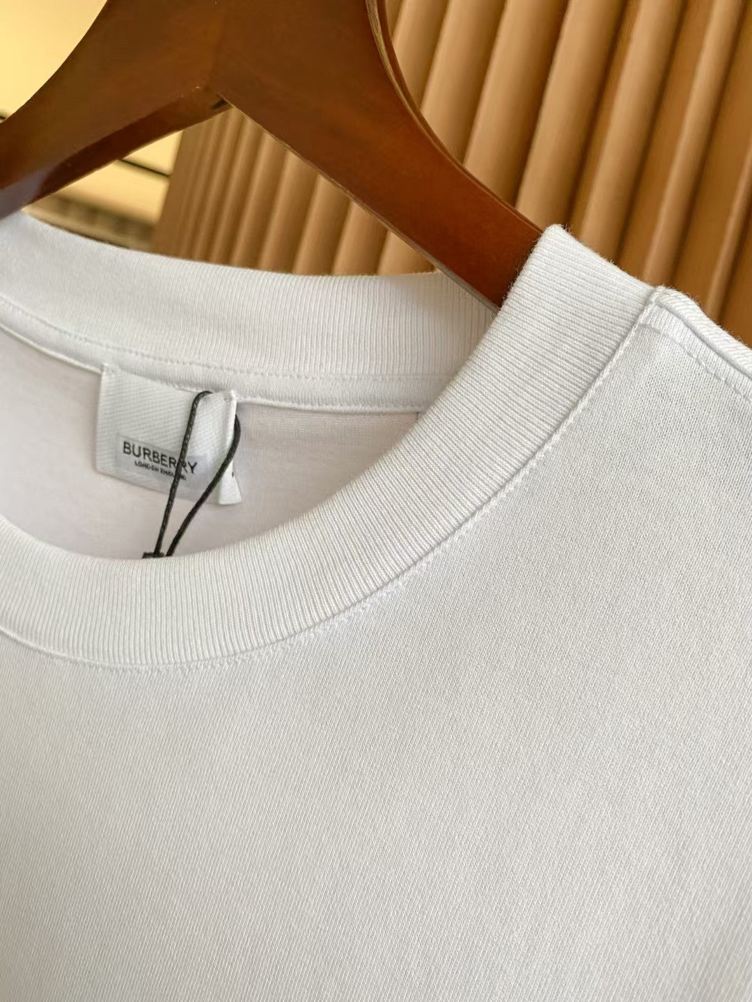 Men's embroidered short sleeved T-shirt