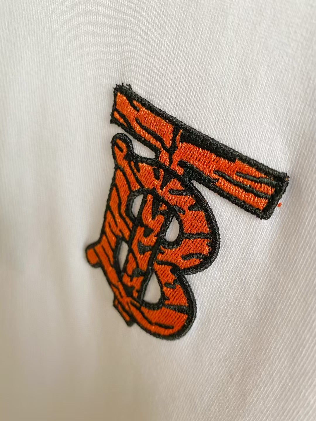 Men's embroidered short sleeved T-shirt