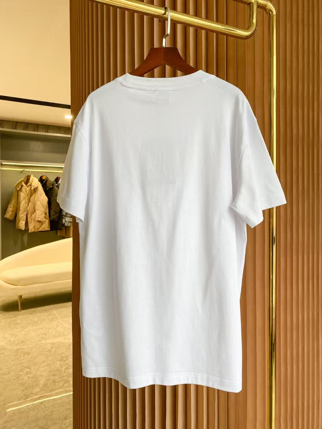 Men's embroidered short sleeved T-shirt