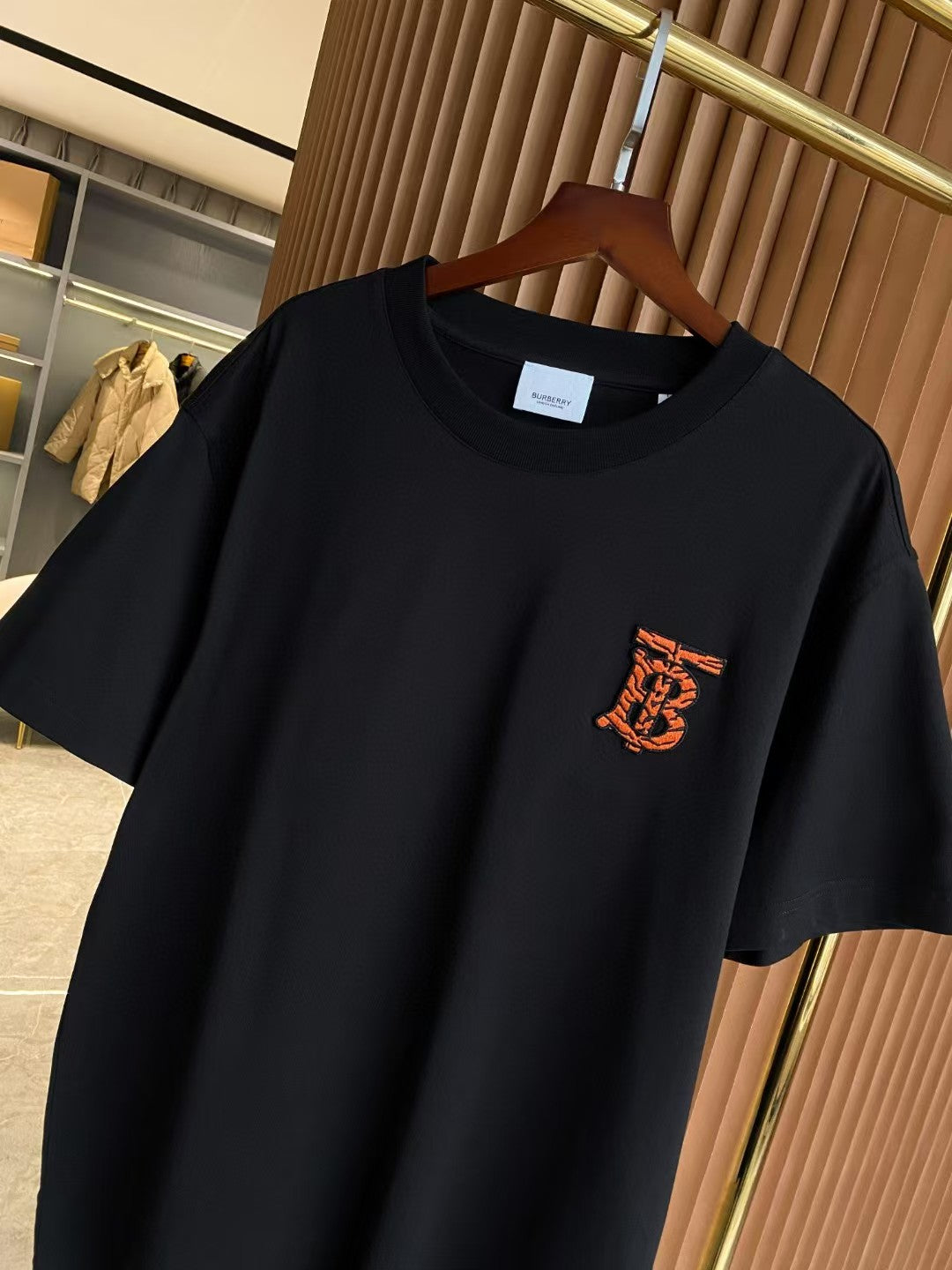 Men's embroidered short sleeved T-shirt
