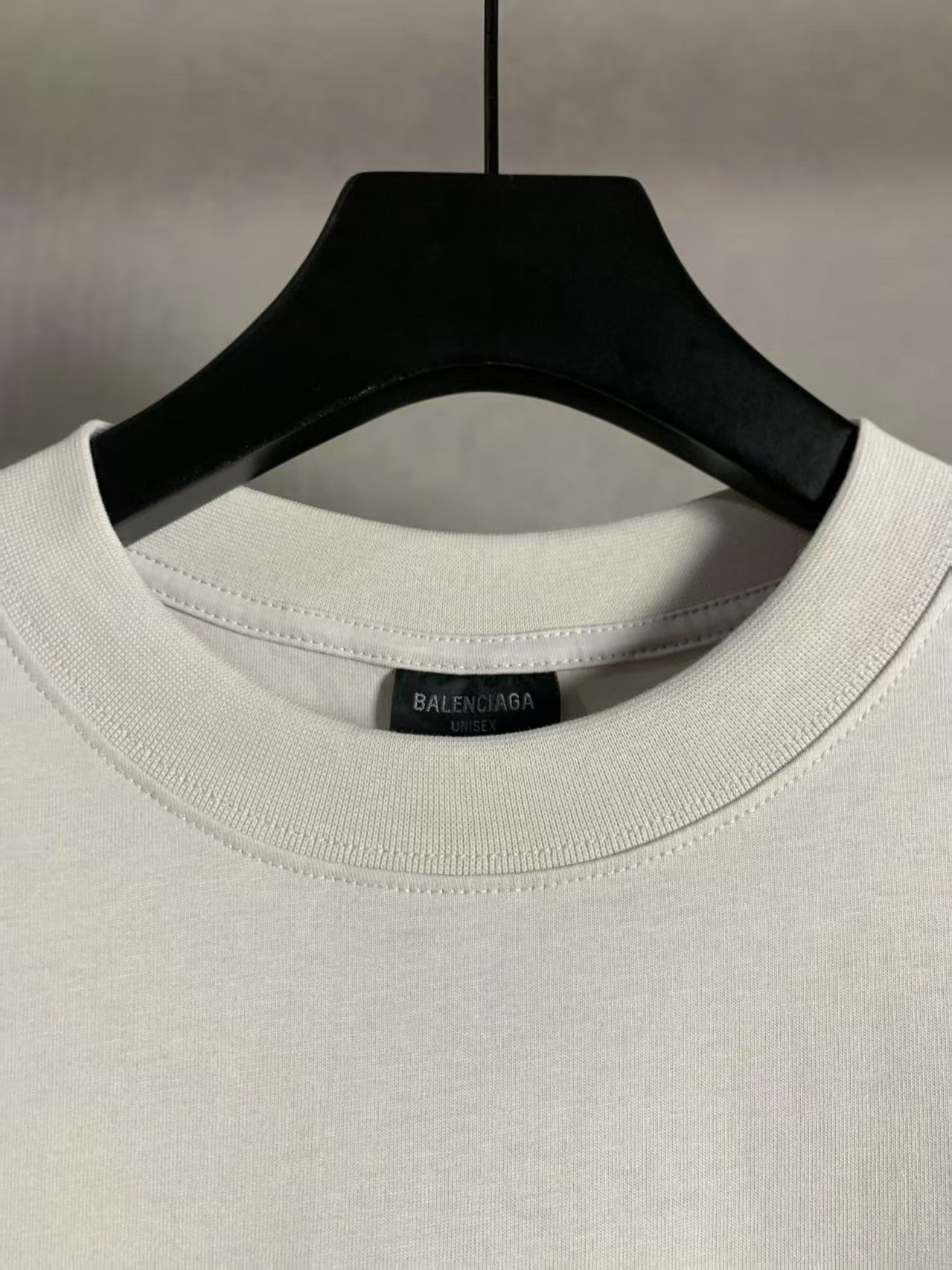 Stacked round neck short sleeved T-shirt