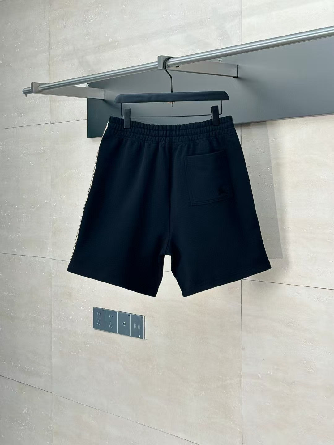 Splicing drawstring shorts