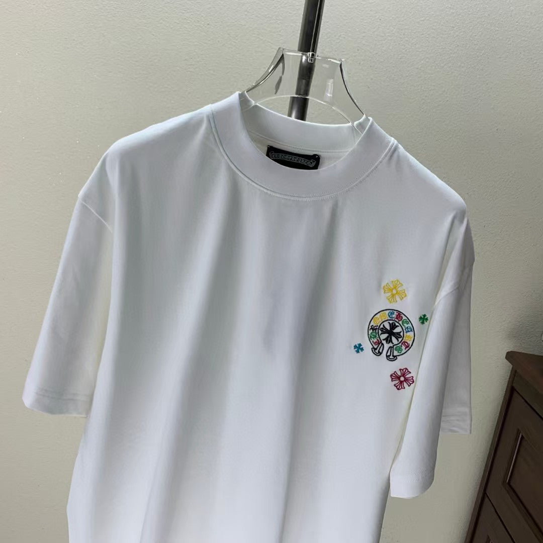 Horseshoe Flower Sanskrit Small Embroidered Round Neck T-shirt