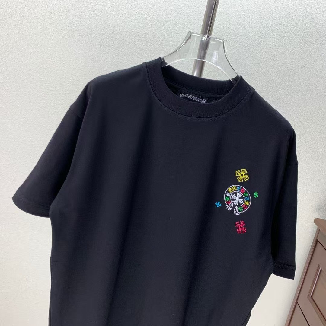 Horseshoe Flower Sanskrit Small Embroidered Round Neck T-shirt