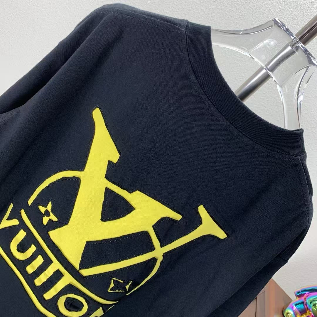 Embroidered round neck T-shirt with adhesive tape